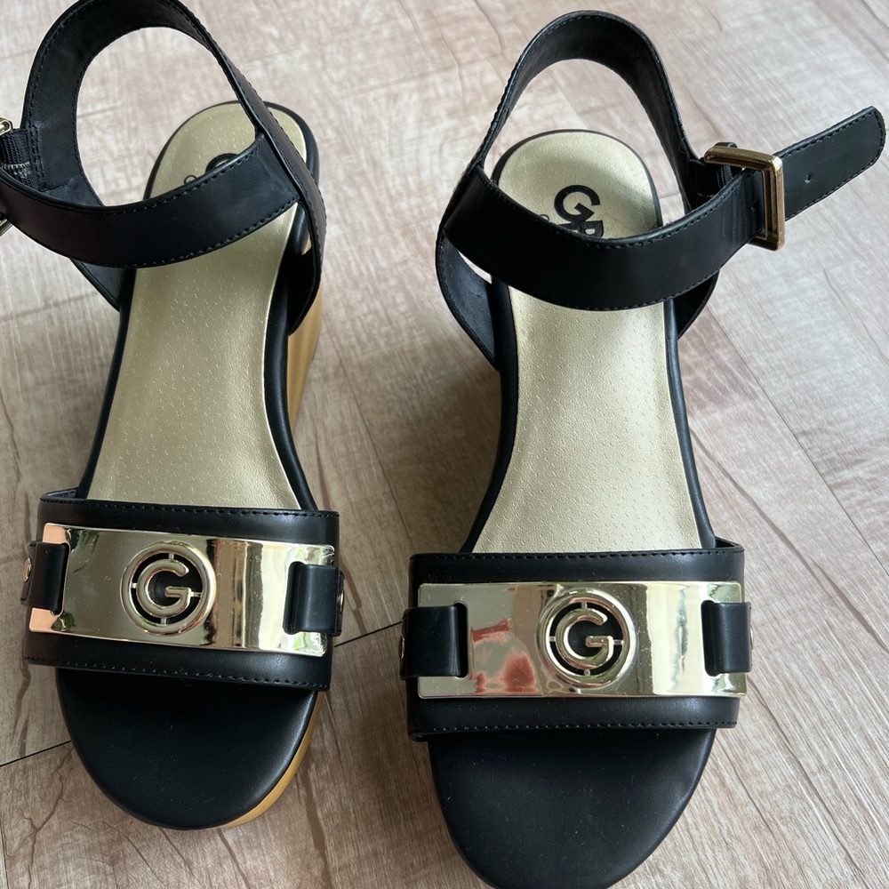 SZ 7 Guess Wedges